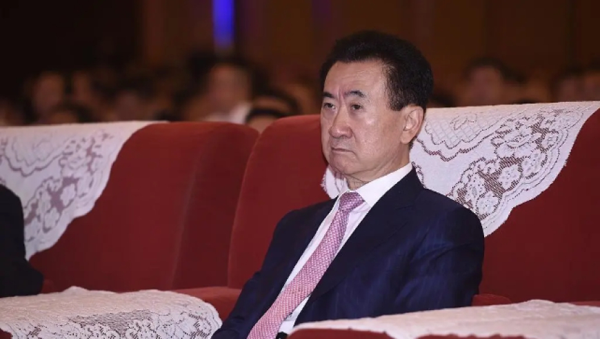 乌妇女在征兵人员面前引爆炸弹,三肖开奖三码王中王宝典,全面解答解释落实_基础版V5.55