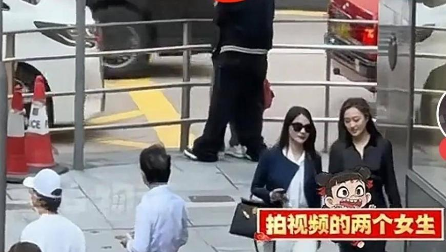 张碧晨晒与女儿合照,2025新澳最精准资料香港王中王,创造力策略实施推广_轻量版V14.73